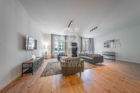 Huoneisto myytävänä Barcelona, Espanja, 3 makuuhuonetta, 141 m2 No. 157264 - kuva 3
