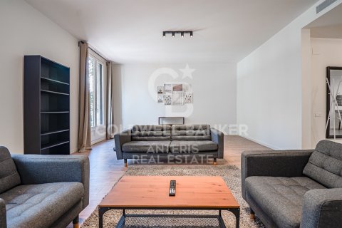 Apartamento en venta en Barcelona, España 3 dormitorios, 141 m2 No. 157264 - foto 1