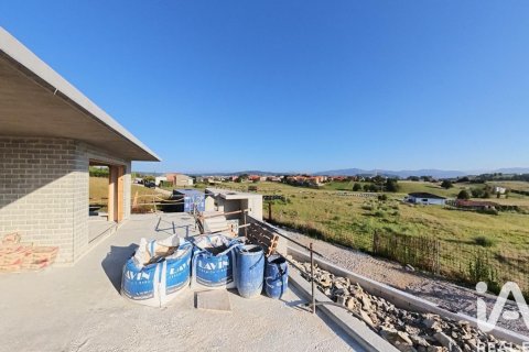 Hus till salu i Hinojedo, Cantabria, Spanien 3 sovrum, 270 kvm. Nr. 195769 - foto 7