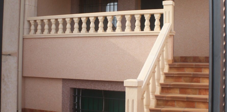 Сasa en Torrevieja, Alicante, España 2 dormitorios, 225 m2 No. 175291