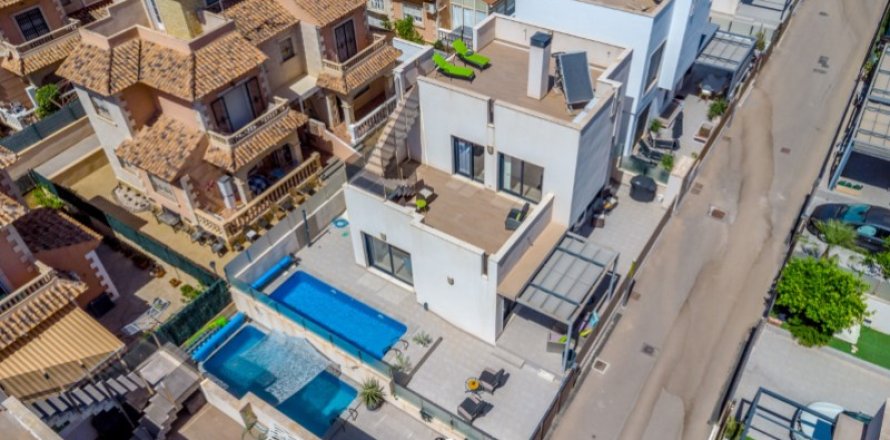 Вилла в Торревьеха, Аликанте, Испания 5 спален, №147041