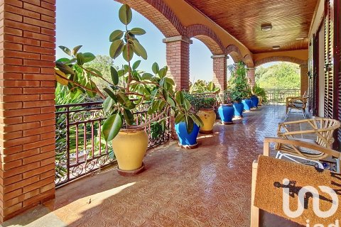 Dom w Badalona, Barcelona, Hiszpania 7 sypialni, 751 mkw. nr 153351 – zdjęcie 14