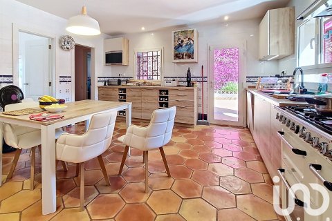 Dom w Badalona, Barcelona, Hiszpania 7 sypialni, 751 mkw. nr 153351 – zdjęcie 9