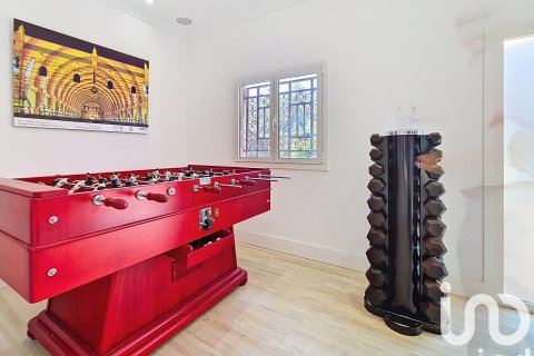 Dom w Badalona, Barcelona, Hiszpania 7 sypialni, 751 mkw. nr 153351 – zdjęcie 24