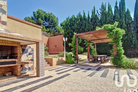 Dom w Badalona, Barcelona, Hiszpania 7 sypialni, 751 mkw. nr 153351 – zdjęcie 28