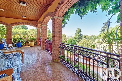 Dom w Badalona, Barcelona, Hiszpania 7 sypialni, 751 mkw. nr 153351 – zdjęcie 13