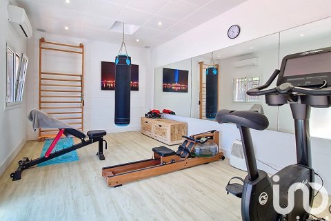 Dom w Badalona, Barcelona, Hiszpania 7 sypialni, 751 mkw. nr 153351 – zdjęcie 23