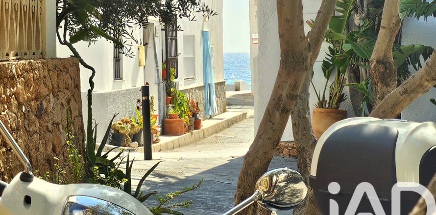 Huoneisto Nijar, Almeria, Espanja 5 makuuhuonetta, 110 m2 No. 153355