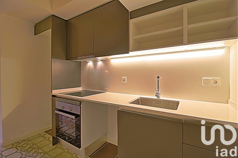 Huoneisto myytävänä Barcelona, Espanja, 2 makuuhuonetta, 81 m2 No. 153357 - kuva 10