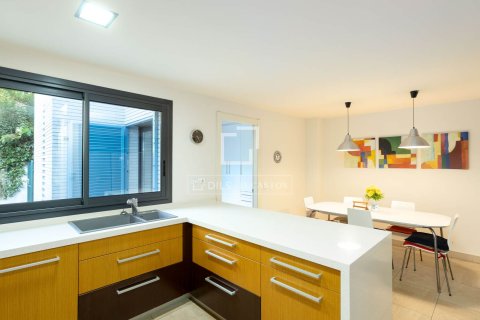 Huvila myytävänä Vallromanes, Barcelona, Espanja, 5 makuuhuonetta, 424 m2 No. 161436 - kuva 9