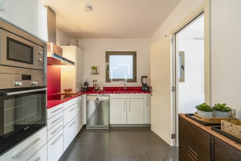 Lägenhet till salu i Barcelona, Spanien 2 sovrum, 144 kvm. Nr. 161438 - foto 11