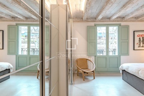 Lägenhet till salu i Barcelona, Spanien 3 sovrum, 155 kvm. Nr. 161437 - foto 13