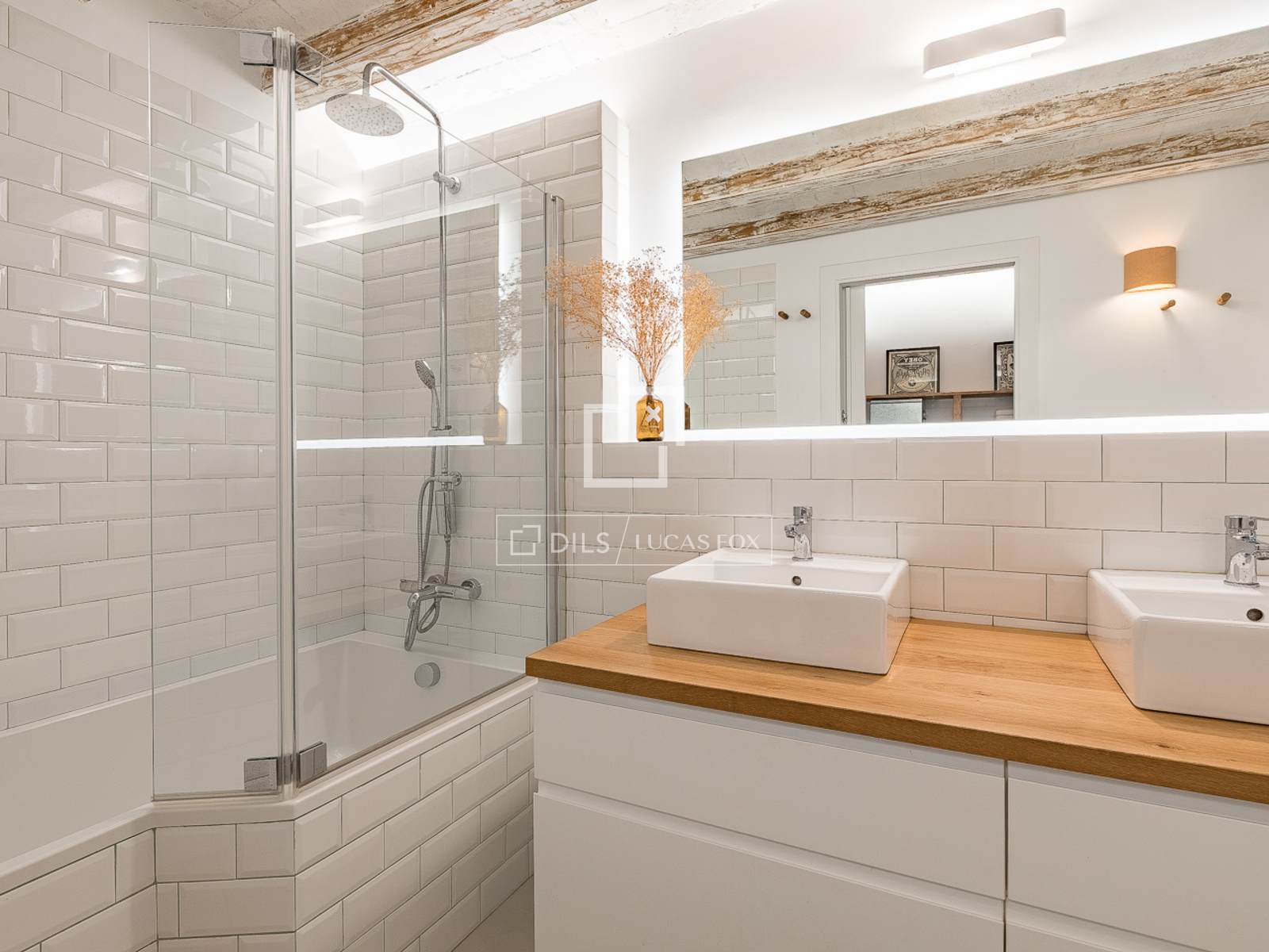 Huoneisto Barcelona, Espanja 3 makuuhuonetta, 155 m2 No. 161437