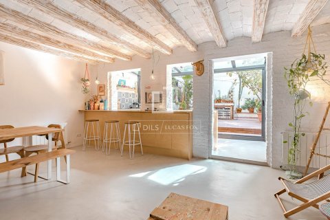 Lägenhet till salu i Barcelona, Spanien 3 sovrum, 155 kvm. Nr. 161437 - foto 2