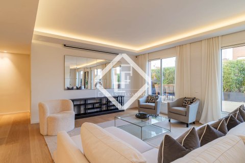 Lägenhet till salu i Barcelona, Spanien 3 sovrum, 133 kvm. Nr. 161440 - foto 19