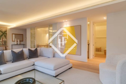 Lägenhet till salu i Barcelona, Spanien 3 sovrum, 133 kvm. Nr. 161440 - foto 16