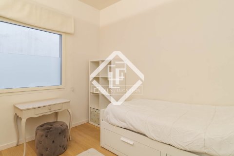 Lägenhet till salu i Barcelona, Spanien 3 sovrum, 133 kvm. Nr. 161440 - foto 29