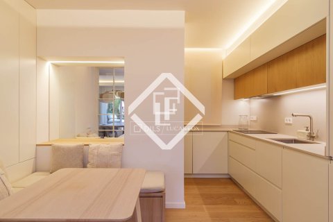 Lägenhet till salu i Barcelona, Spanien 3 sovrum, 133 kvm. Nr. 161440 - foto 5