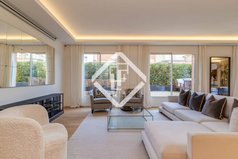 Lägenhet till salu i Barcelona, Spanien 3 sovrum, 133 kvm. Nr. 161440 - foto 14