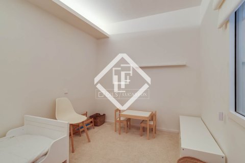 Lägenhet till salu i Barcelona, Spanien 3 sovrum, 133 kvm. Nr. 161440 - foto 28