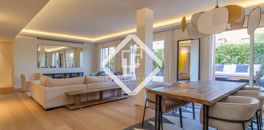 Lägenhet i Barcelona, Spanien 3 sovrum, 133 kvm. Nr. 161440