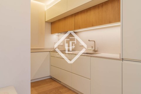 Lägenhet till salu i Barcelona, Spanien 3 sovrum, 133 kvm. Nr. 161440 - foto 18