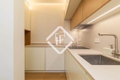 Lägenhet till salu i Barcelona, Spanien 3 sovrum, 133 kvm. Nr. 161440 - foto 20