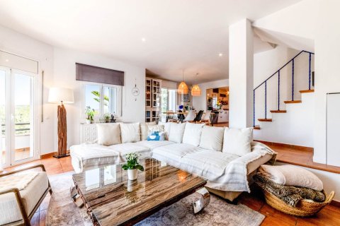 Villa for sale in Sitges, Barcelona, Spain 7 bedrooms, 290 sq.m. No. 161435 - photo 15