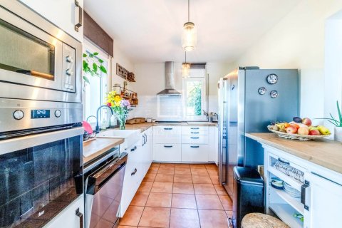 Villa for sale in Sitges, Barcelona, Spain 7 bedrooms, 290 sq.m. No. 161435 - photo 6