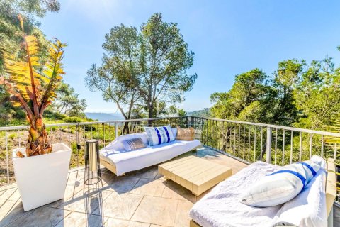 Villa for sale in Sitges, Barcelona, Spain 7 bedrooms, 290 sq.m. No. 161435 - photo 2