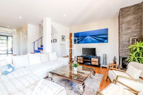 Villa for sale in Sitges, Barcelona, Spain 7 bedrooms, 290 sq.m. No. 161435 - photo 17