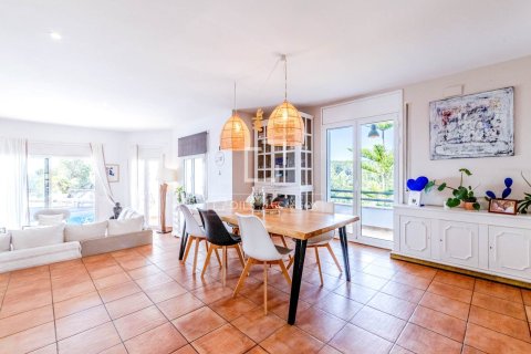 Villa for sale in Sitges, Barcelona, Spain 7 bedrooms, 290 sq.m. No. 161435 - photo 4