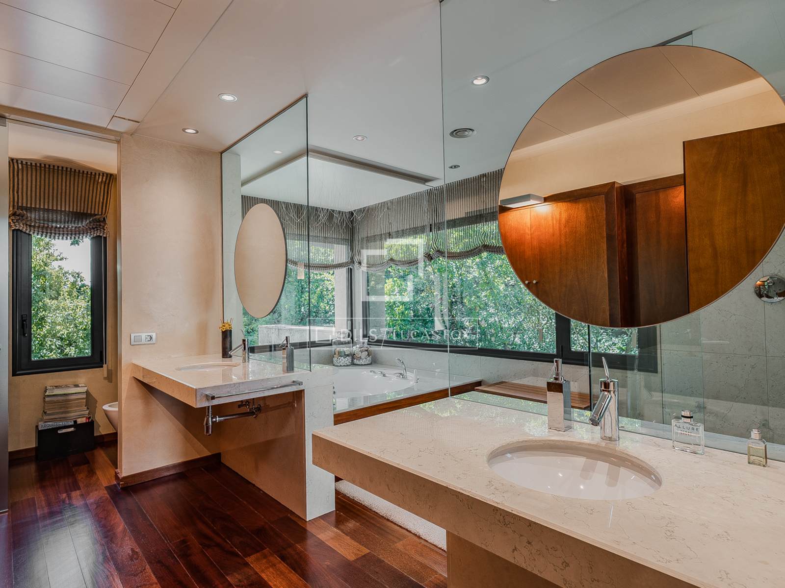 Villa a Barcelona, Spagna 7 camere da letto, 659 mq. N° 161439