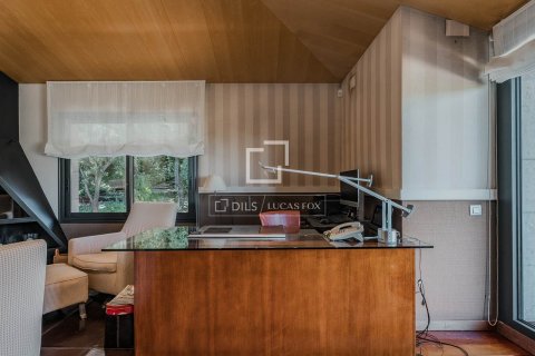 Villa zum Verkauf in Barcelona, Spanien 7 Schlafzimmer, 659 m2 Nr. 161439 - Foto 13