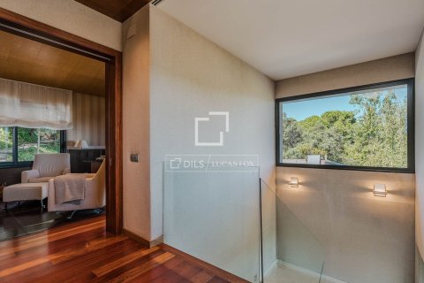 Villa zum Verkauf in Barcelona, Spanien 7 Schlafzimmer, 659 m2 Nr. 161439 - Foto 10