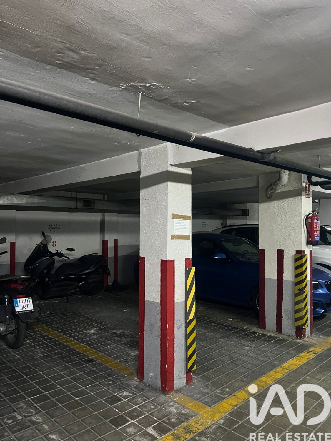 Garage in Madrid, Spain No. 184666