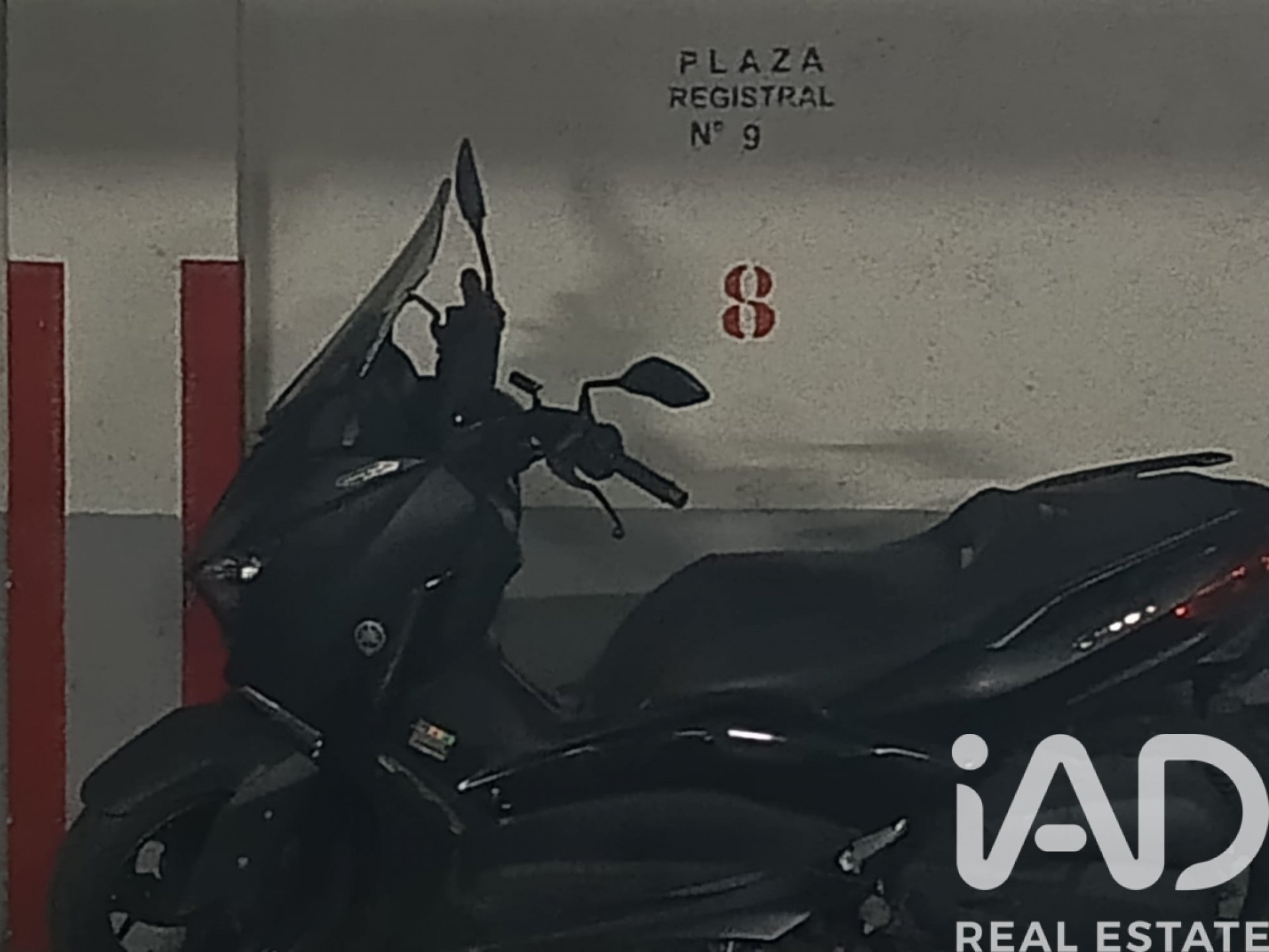 Garage in Madrid, Spain No. 184666