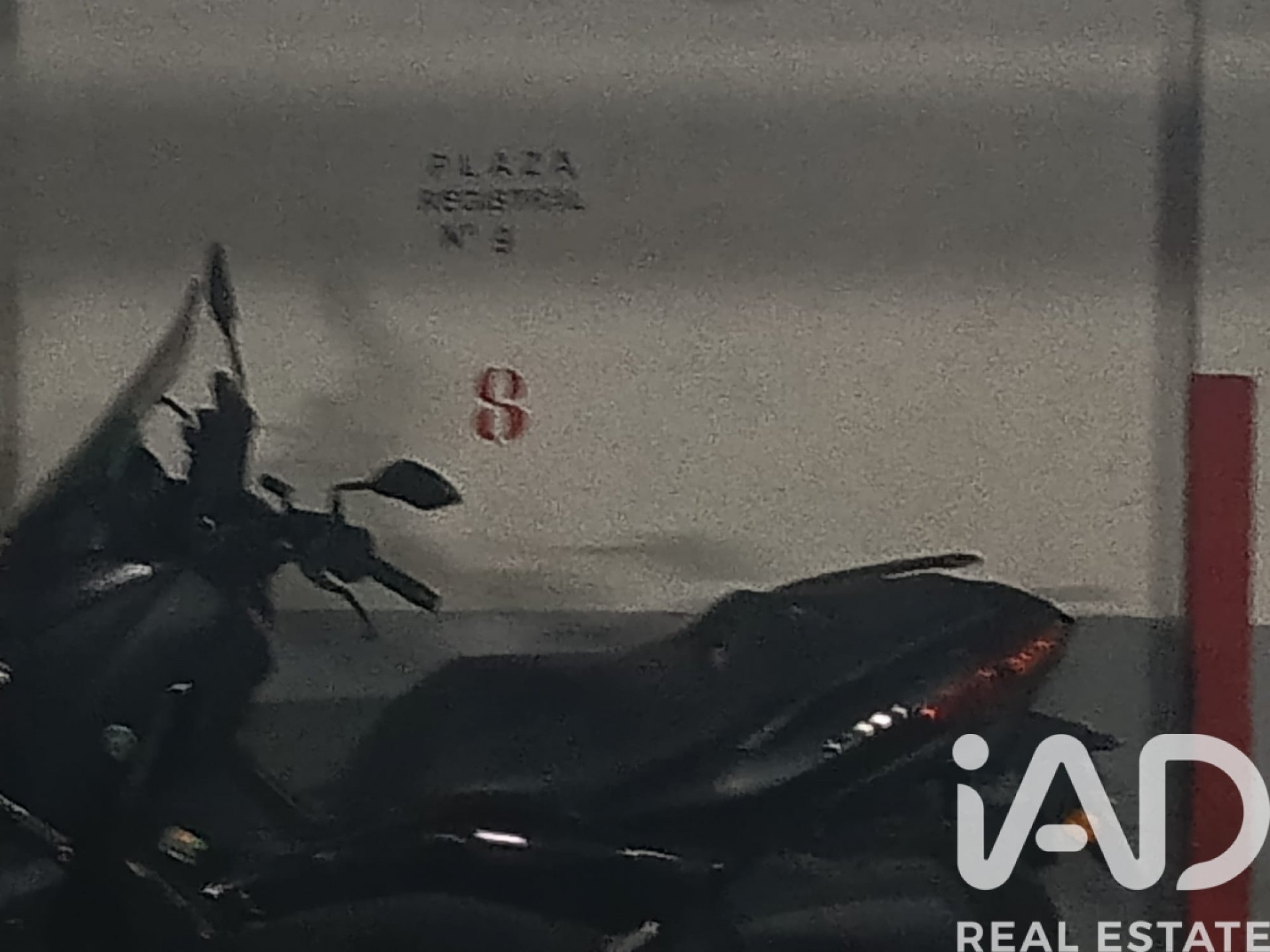 Garage in Madrid, Spain No. 184666