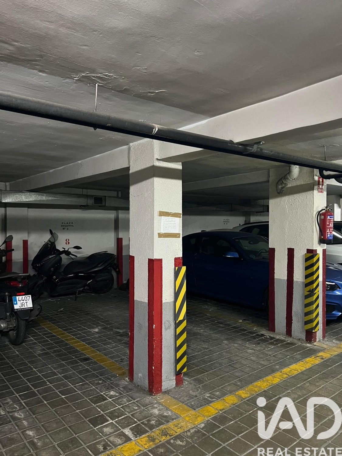 Garage in Madrid, Spain No. 184666
