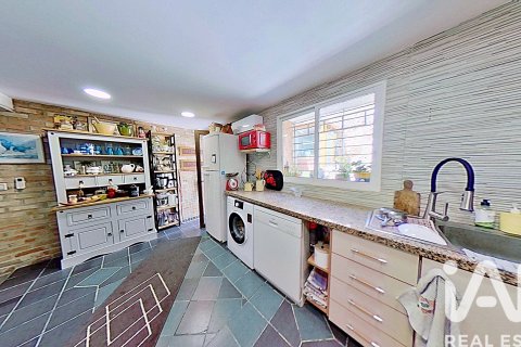 Townhouse for sale in Sax, Alicante, Spain 4 bedrooms, 158.4 sq.m. No. 184667 - photo 8