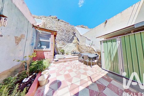 Townhouse for sale in Sax, Alicante, Spain 4 bedrooms, 158.4 sq.m. No. 184667 - photo 9