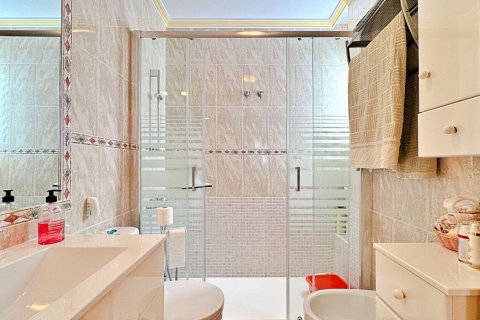 Продажа квартиры Ла Зения, Аликанте, Испания 2 спальни, 64м2 №134776 - фото 19