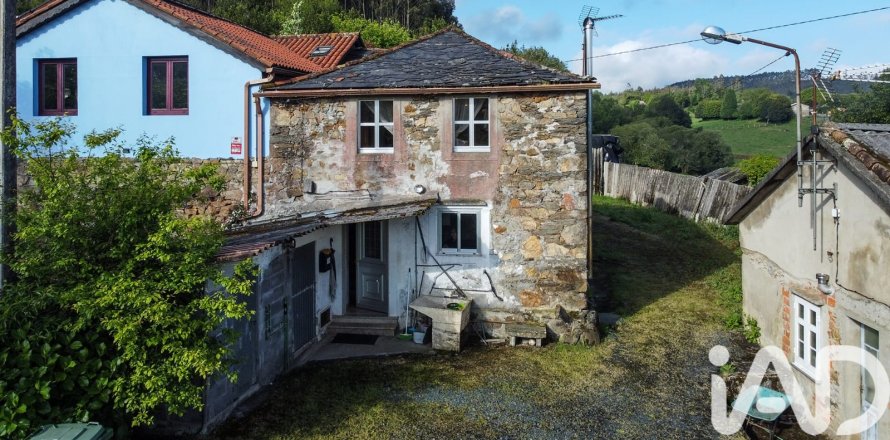 House in Moeche, A Coruna, Spain 3 bedrooms, 136 sq.m. No. 184774