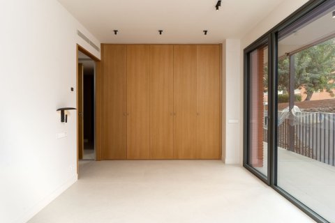 Apartment for sale in Barcelona, Spain 4 bedrooms, 201 sq.m. No. 160991 - photo 23