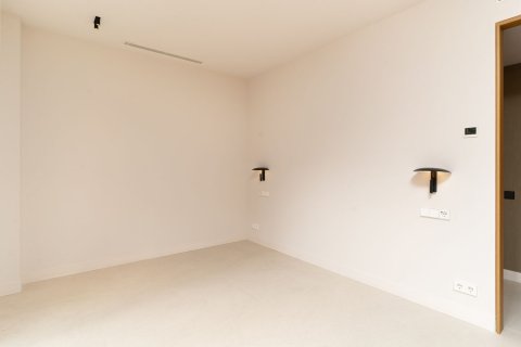 Apartment for sale in Barcelona, Spain 4 bedrooms, 201 sq.m. No. 160991 - photo 22