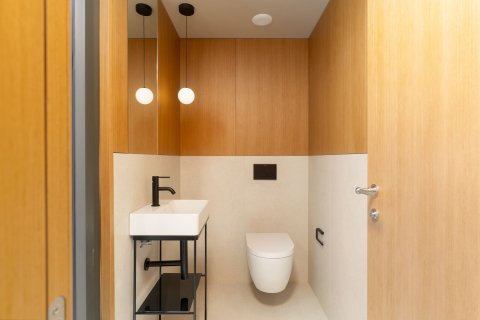 Apartment for sale in Barcelona, Spain 4 bedrooms, 201 sq.m. No. 160995 - photo 11