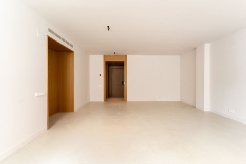 Apartment for sale in Barcelona, Spain 4 bedrooms, 200 sq.m. No. 160996 - photo 3