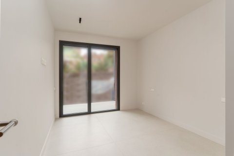 Apartment for sale in Barcelona, Spain 4 bedrooms, 200 sq.m. No. 160996 - photo 15