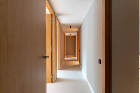 Apartment for sale in Barcelona, Spain 4 bedrooms, 200 sq.m. No. 160996 - photo 7