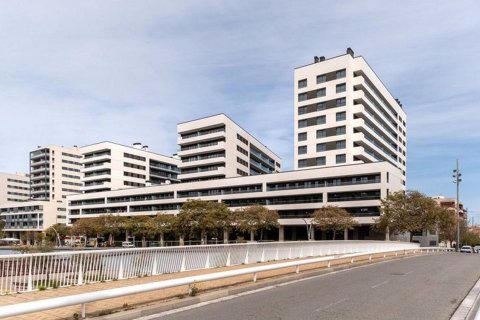 Apartament w Badalona, Barcelona, Hiszpania 3 sypialnie, 114 mkw. nr 160997 – zdjęcie 28